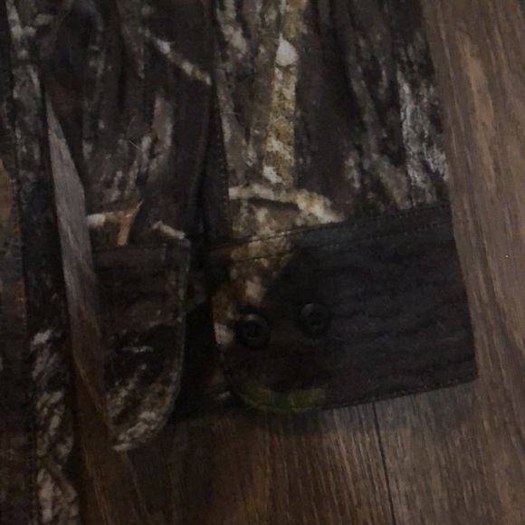 Cabela's Brown and Green Casual Button Down Shirt - Picture 4 of 8